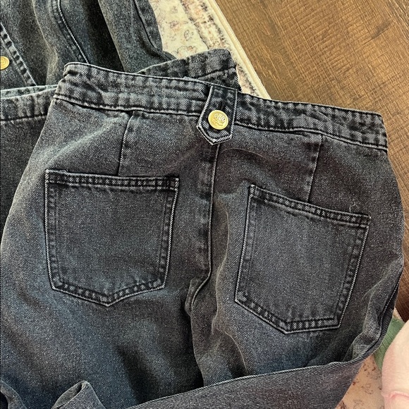 Stylish Denim Vest and Pants Set with Gold Buttons - Picture 7 of 7